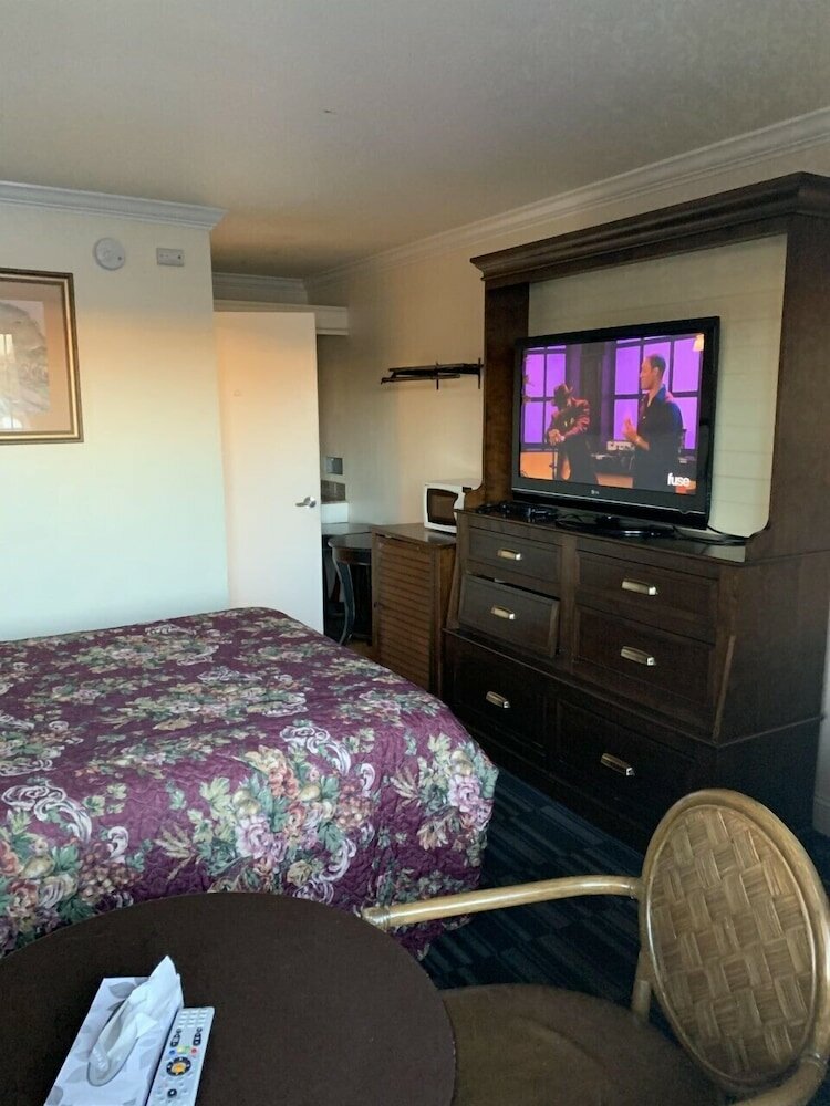 Фото Economy Inn Monterey