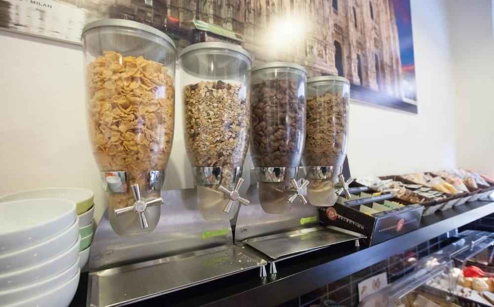 Фото Hotel 22 Marzo Milan