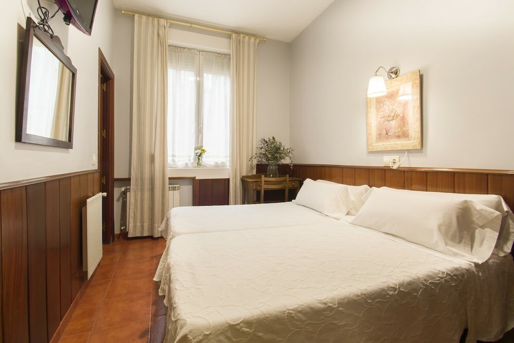 Фото Hostal La Vera