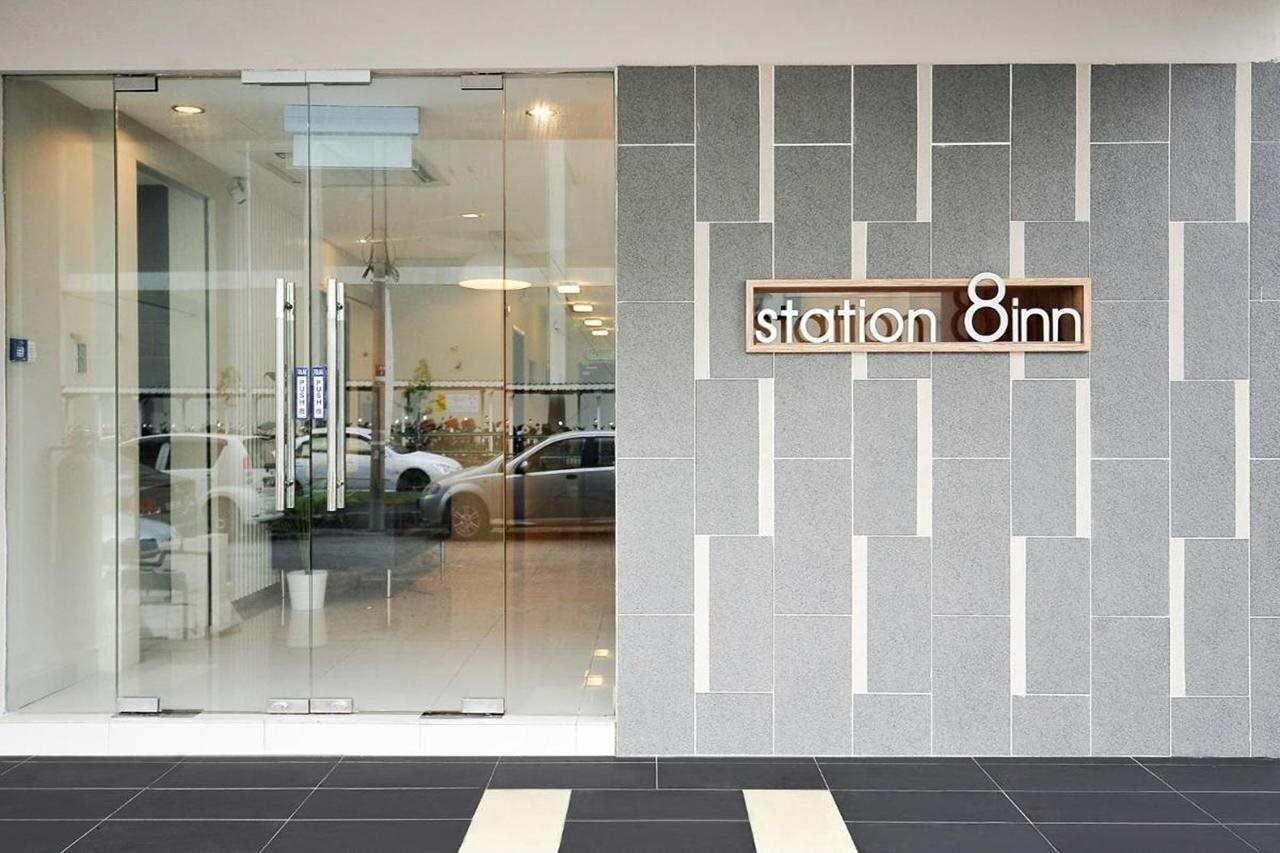Фото Station Eight Inn