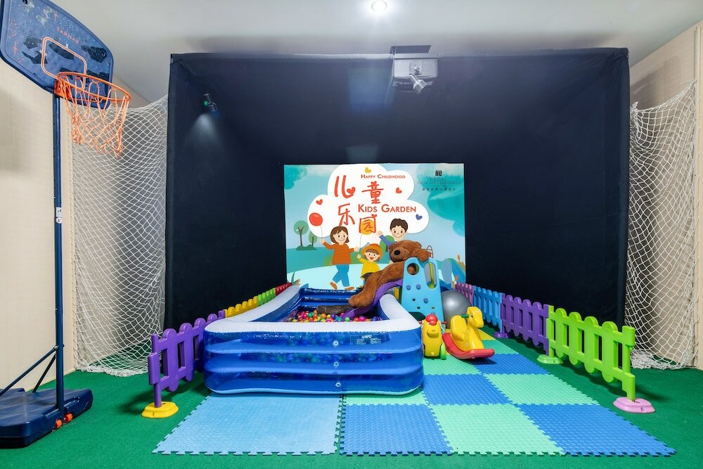 Фото Regal Plaza Hotel & Residence