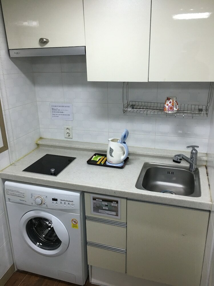 Фото 24guesthouse Sinchon