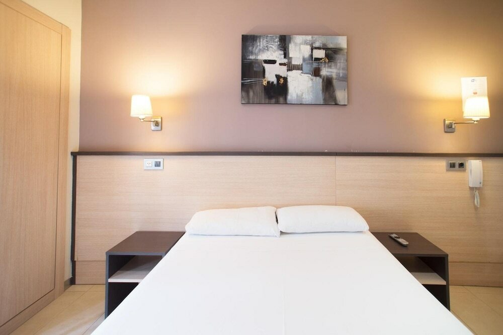 Фото Hostal Las Flores