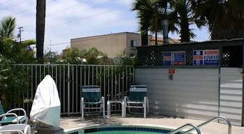 Фото Heritage Inn San Diego