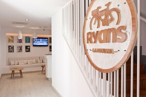Гостиница Ryans La Marina