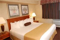 Фото Best Western East Towne Suites