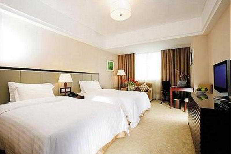 Фото Crowne Plaza Changshu