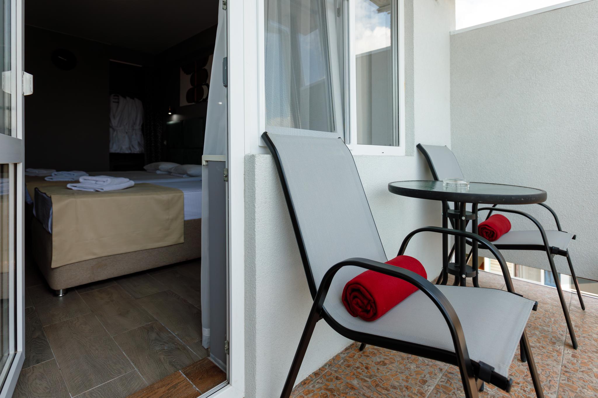 Фото Современник