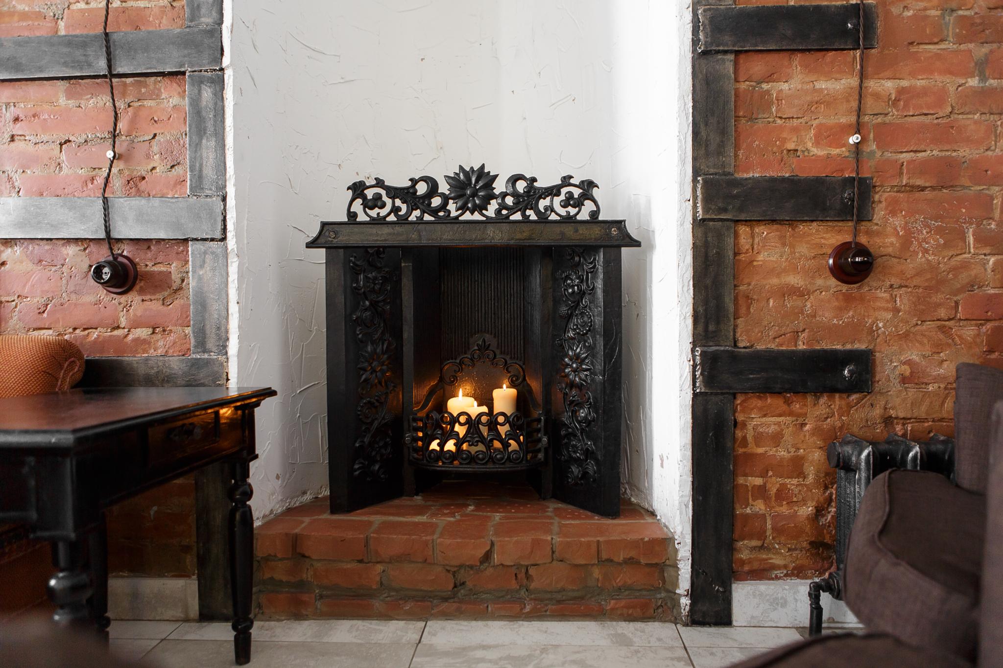 Фото Brick Walls Hotel