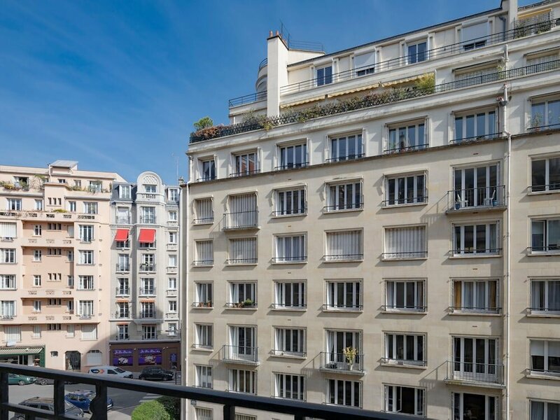 Апартаменты Paris Prestige Rousseau Residence в Париже