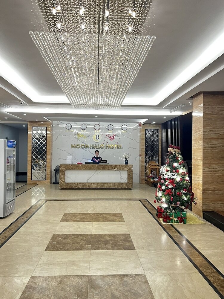 Фото Moon Halo Hotel