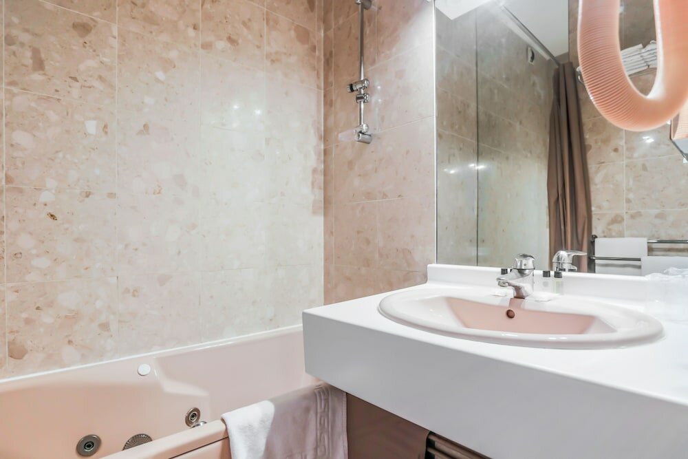 Фото Hotel du Theatre