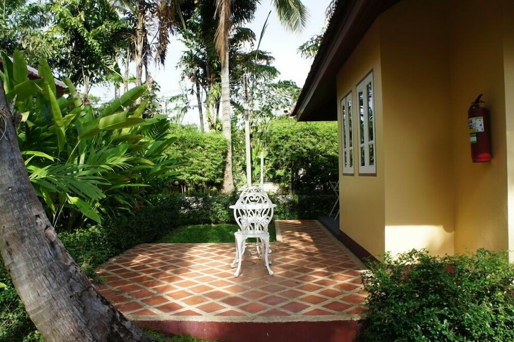 Фото Palm Village Phuket Hotel