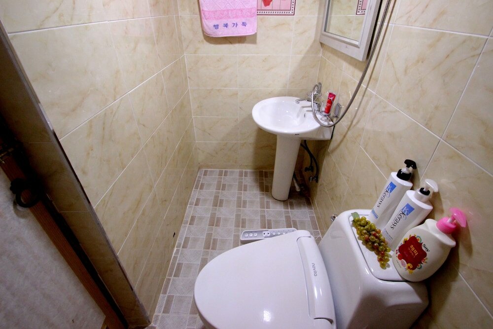 Фото Happiness Full Hanok Guesthouse