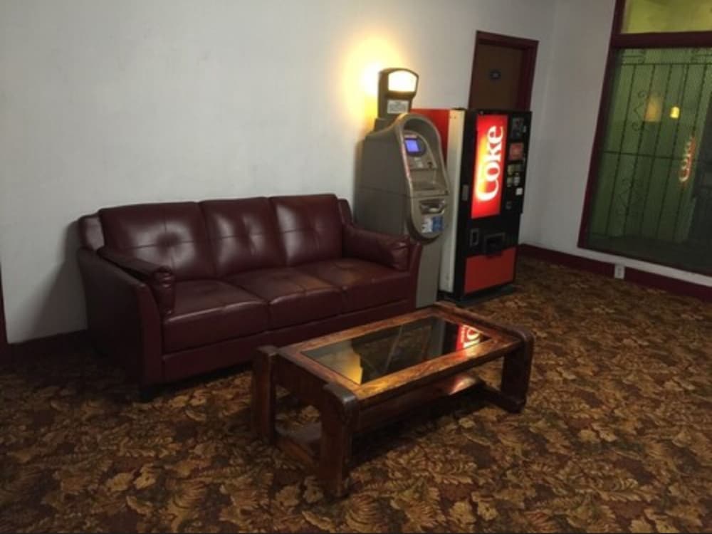 Фото Hollywood Roxy Hotel