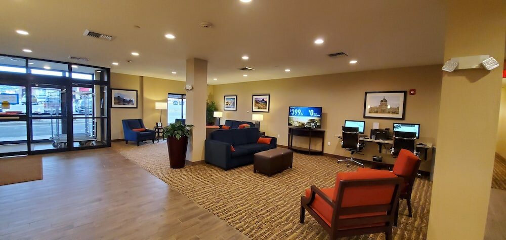 Фото Comfort Suites Helena Airport