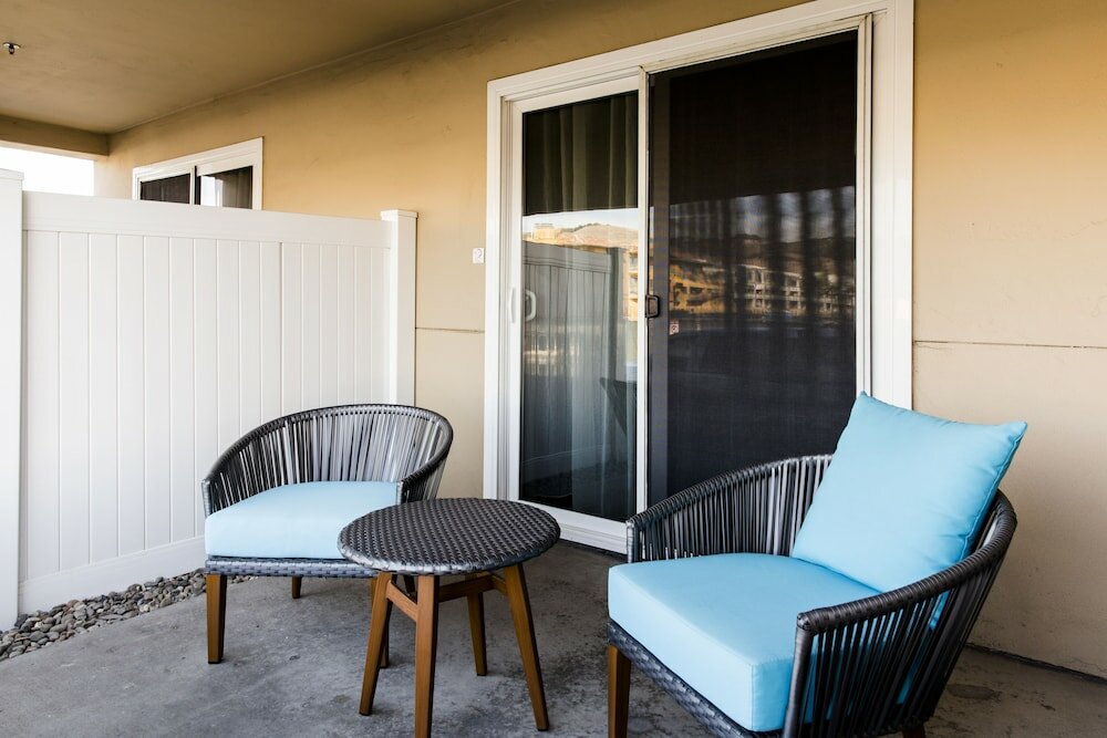 Фото Sandcastle Hotel on the Beach