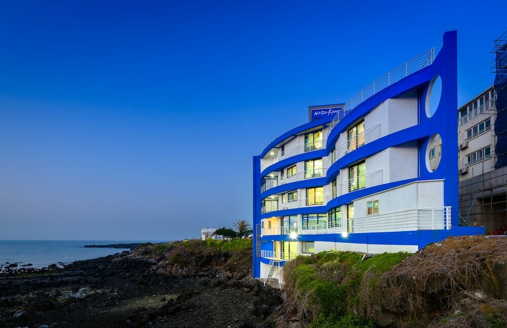 Фото On the Sea Pension