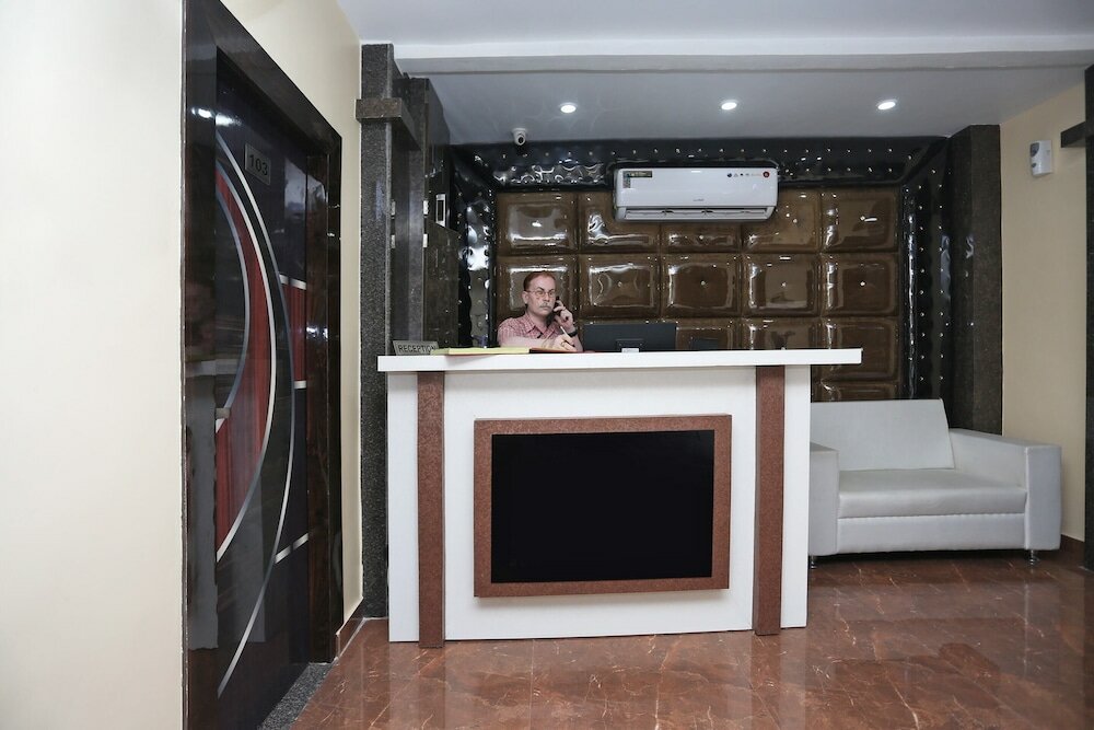 Фото Oyo 15530 Hotel G S Residency