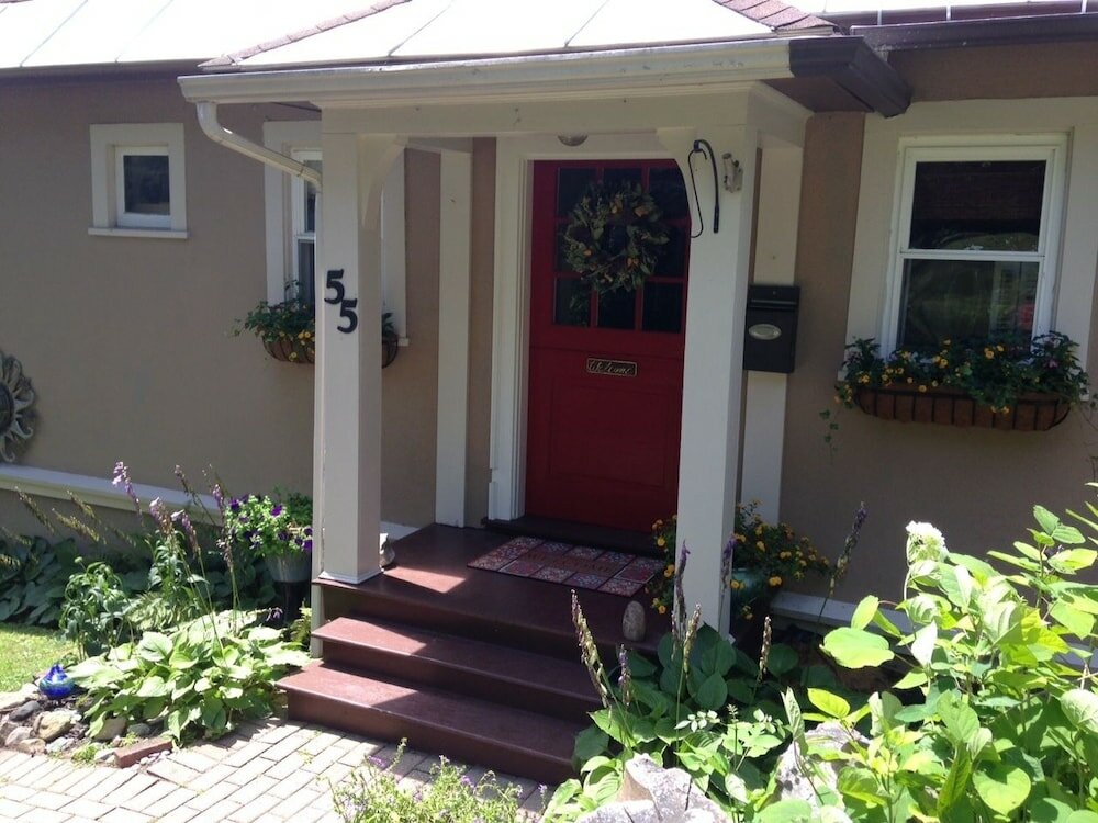 Фото The Red Door B&b