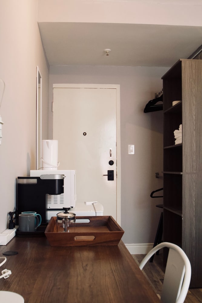 Фото Palmerston Hotel