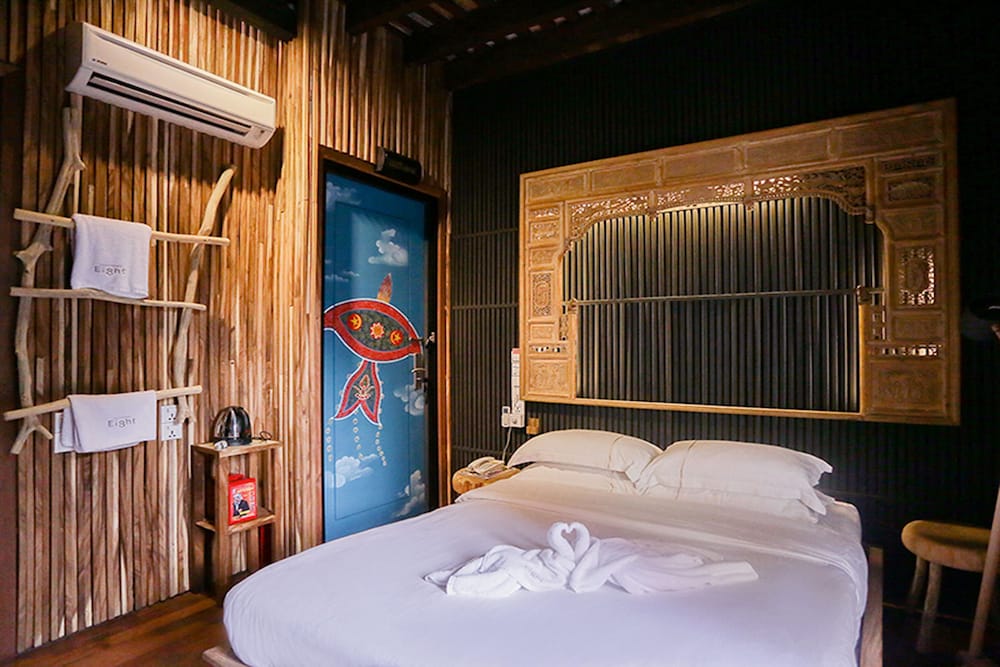 Фото The Happy 8 Retreat @ Old Town