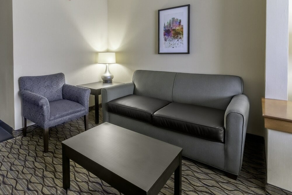 Фото Holiday Inn Hotel & Suites-Milwaukee Airport, an Ihg Hotel