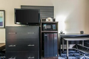 Гостиница Comfort Suites Fairgrounds West