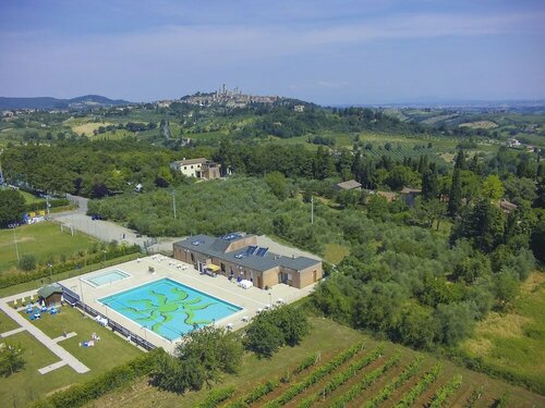 Внешний вид отеля Camping Boschetto Di Piemma в Сан-Джиминьяно, фото 1