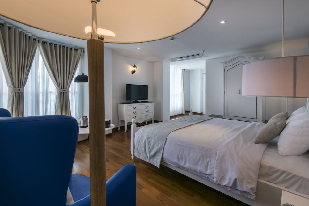 Фото Yan's House Hotel