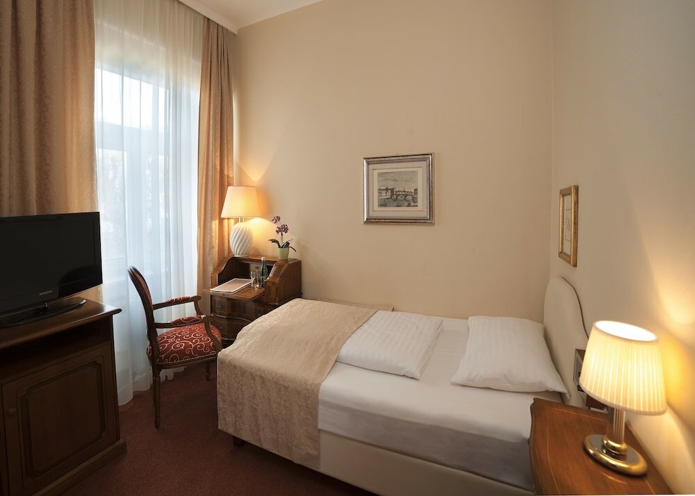 Фото Hotel Vier Jahreszeiten