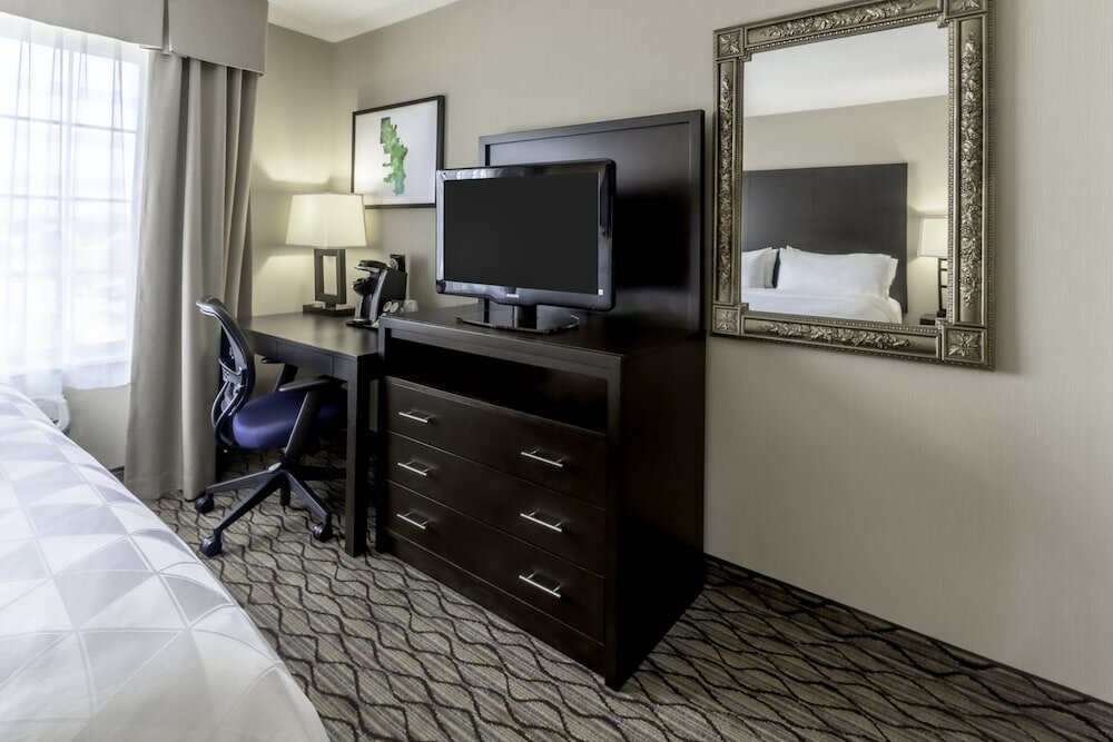 Фото Holiday Inn Hotel & Suites-Milwaukee Airport, an Ihg Hotel