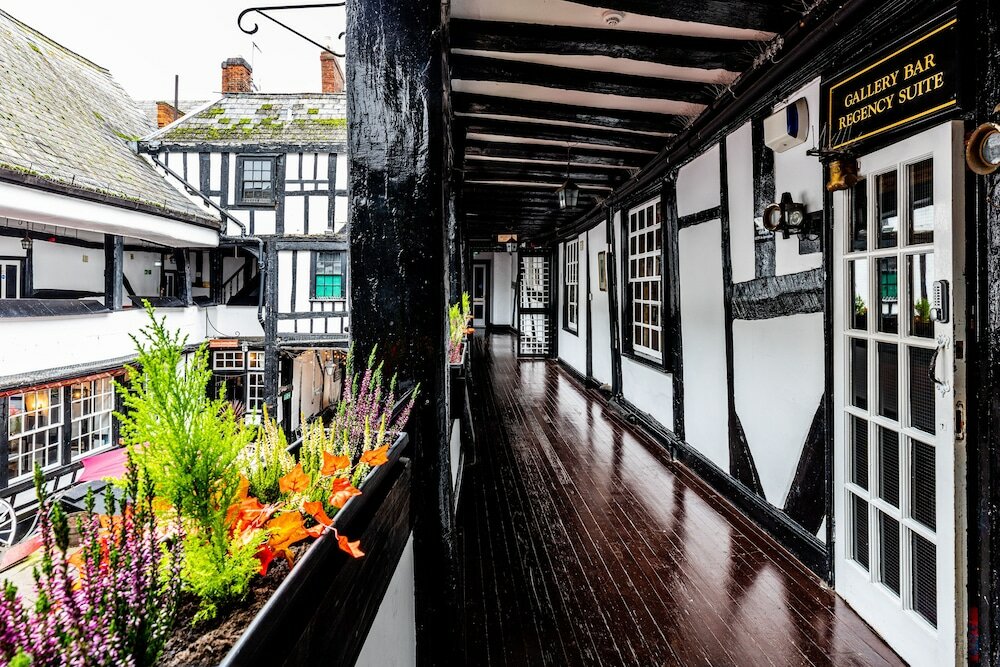 Фото The New Inn by Roomsbooked