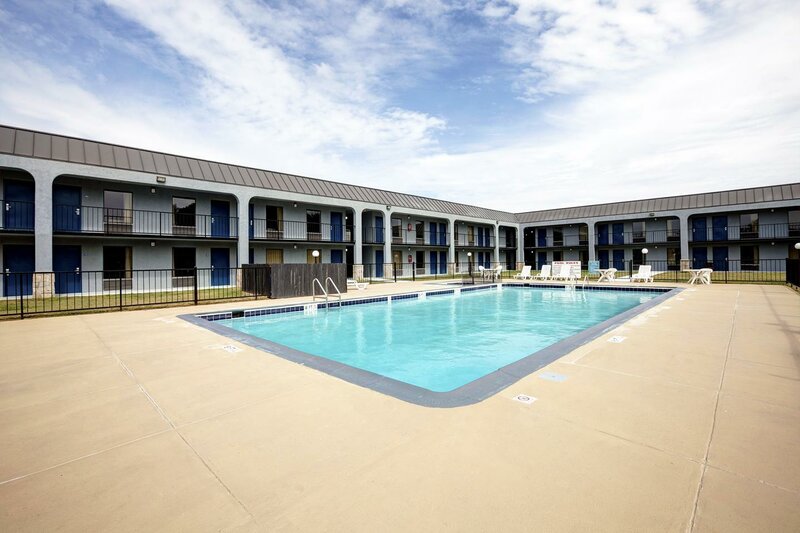 Гостиница Americas Best Value Inn Newnan