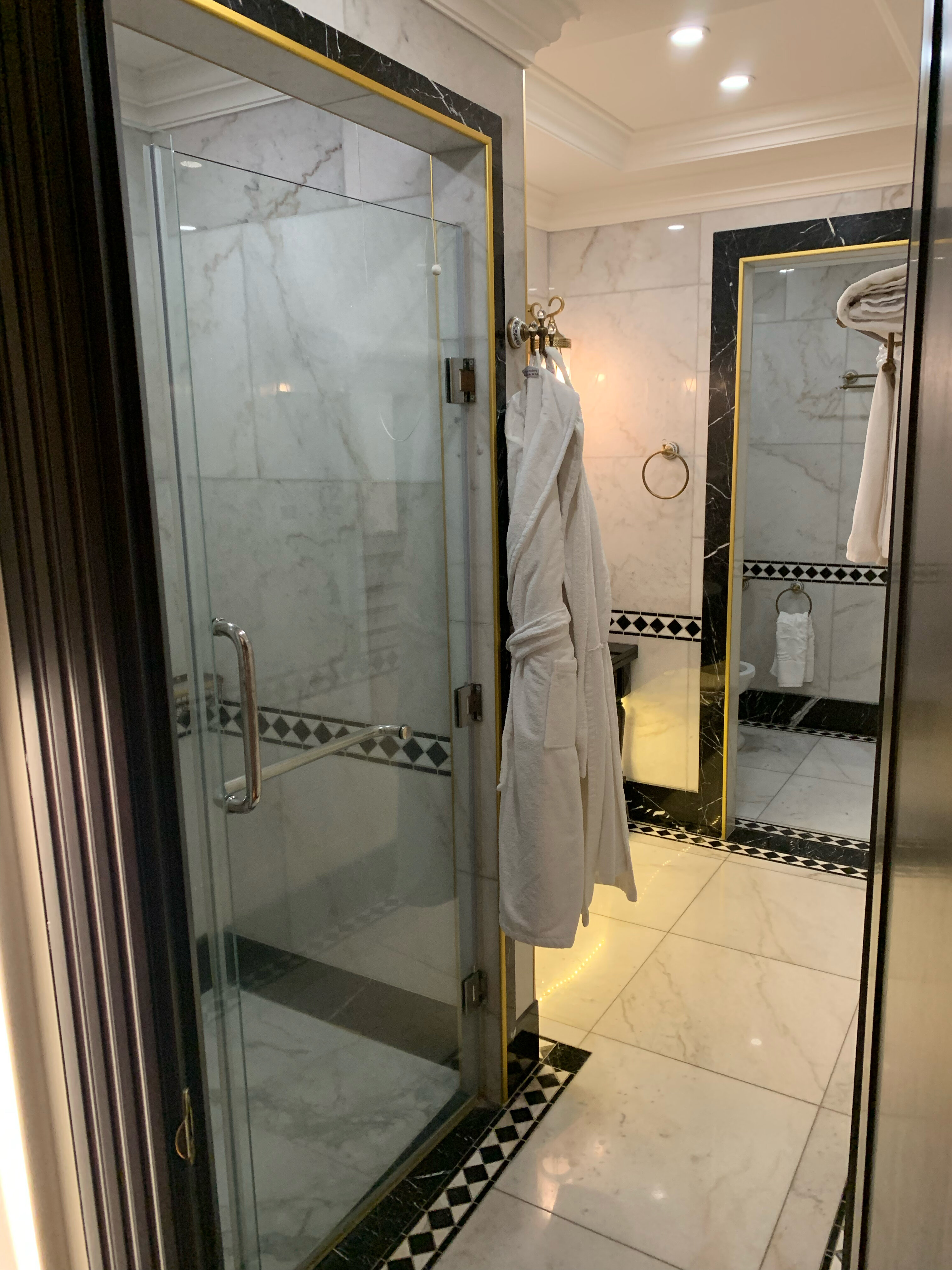 Фото Golden Palace Hotel Yerevan