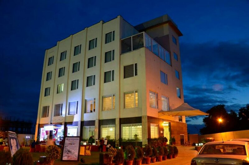 Гостиница Hotel The Royal Bharti