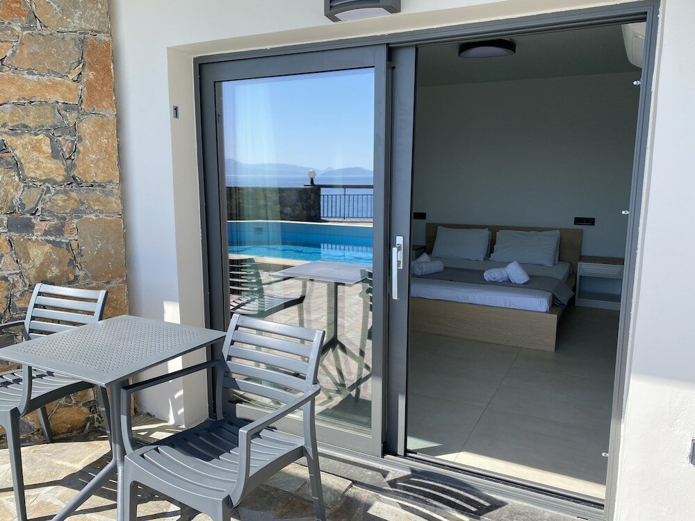 Фото Ostria Apartments