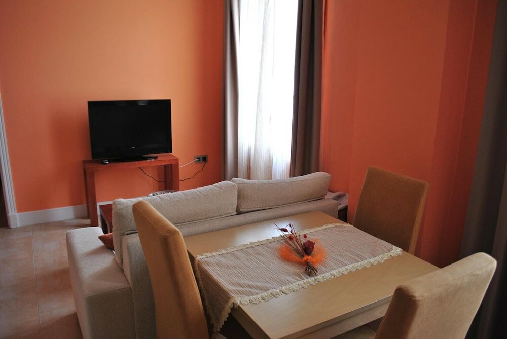 Фото Aparthotel Capitolina