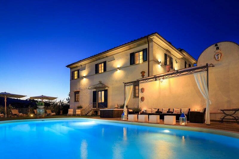 Гостиница Relais Villa il Sasso - Bed & x26; Breakfast в Баньо-а-Риполи