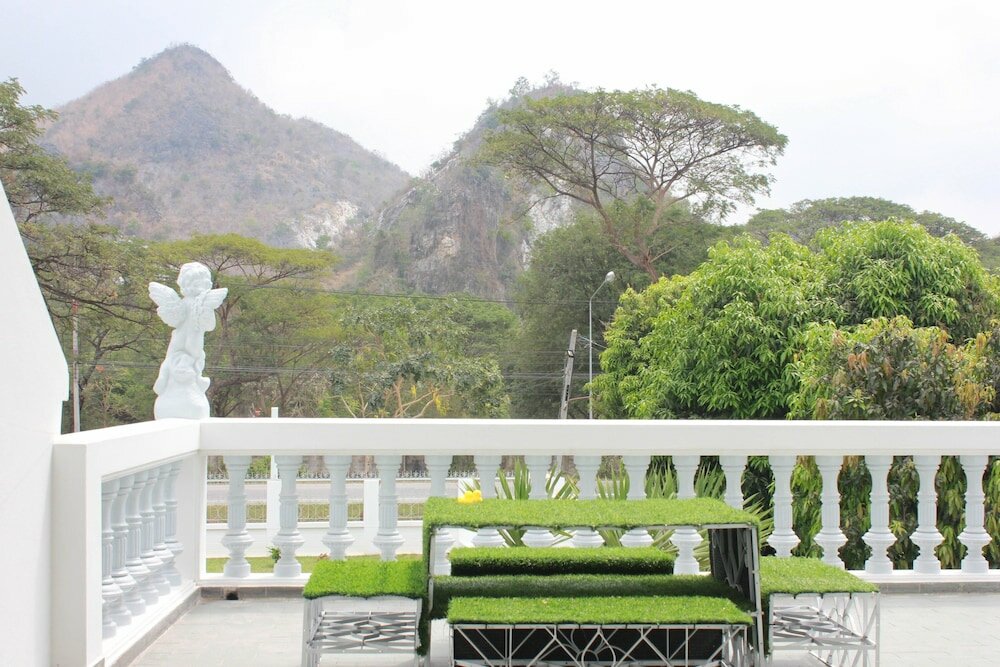 Фото Home @ Hostel Kanchanaburi