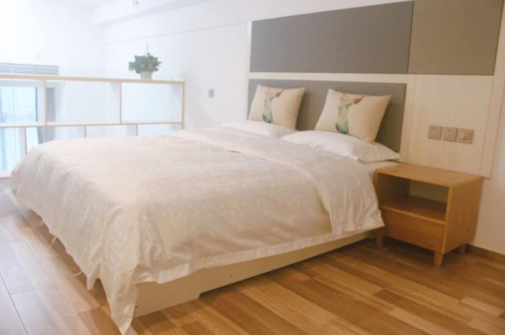 Фото The Roost Hotel