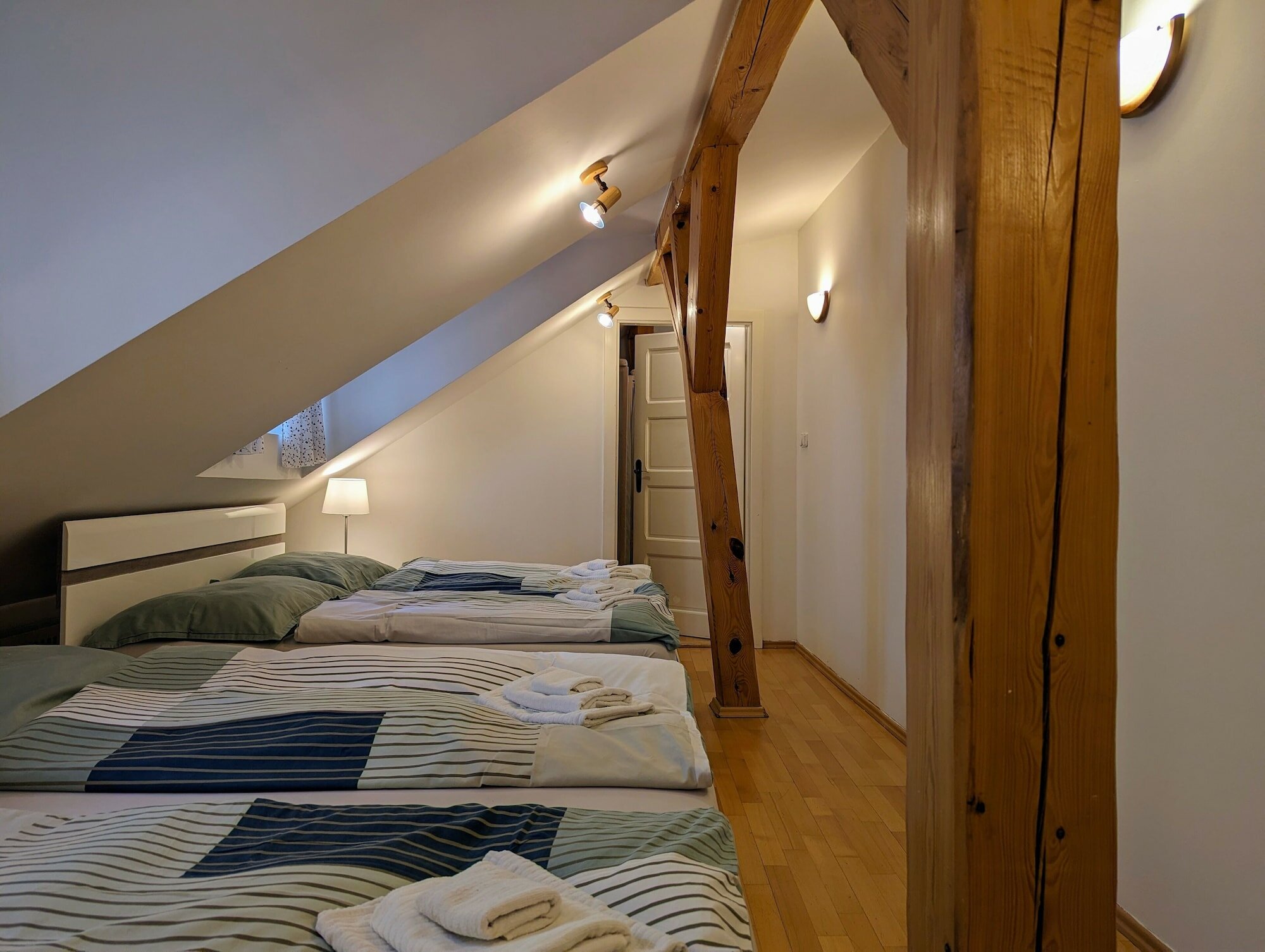 Фото Apartments Tynska 7