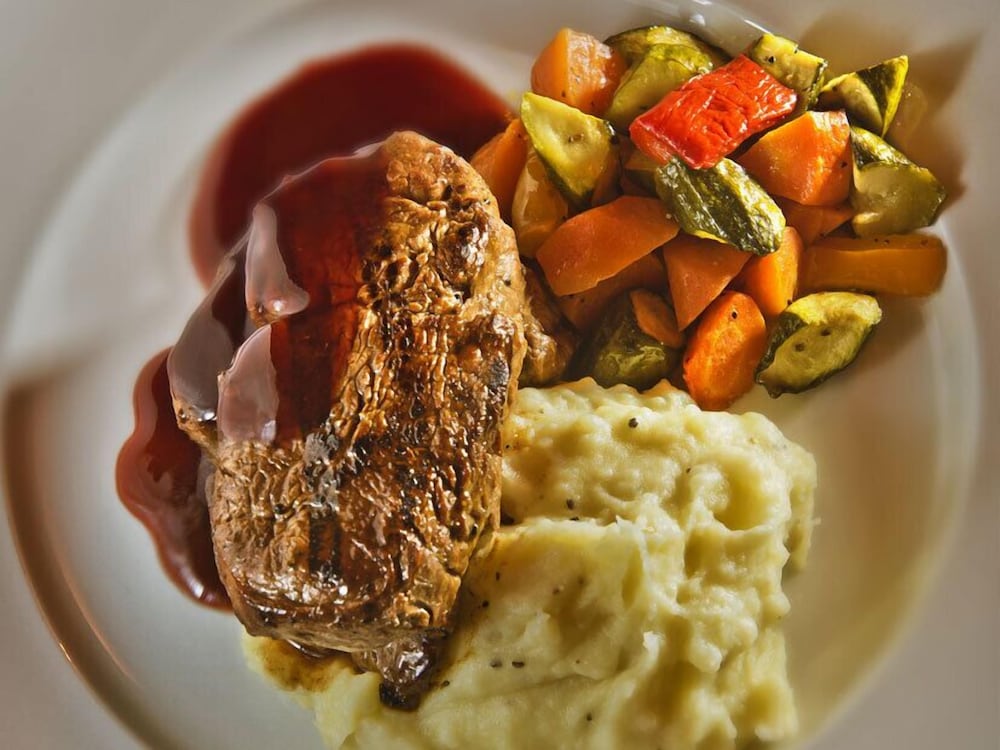 Фото Clanwilliam Hotel by Country Hotels