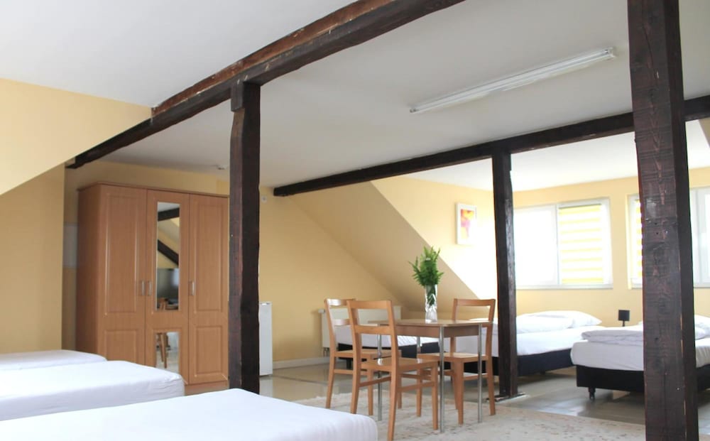 Фото Hotel Famosa