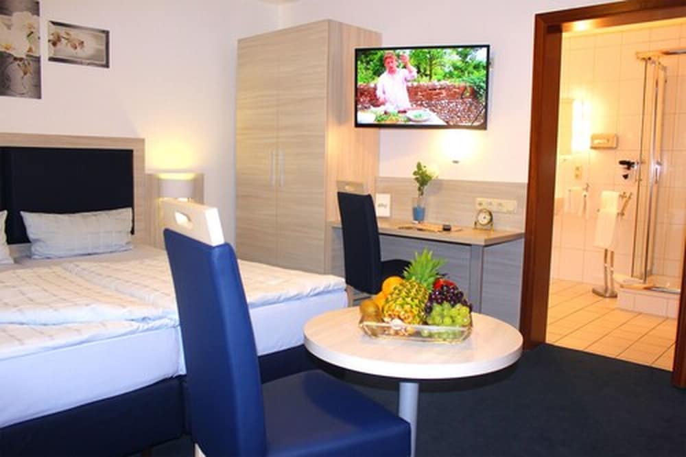 Фото Hotel Altenwerder Hof