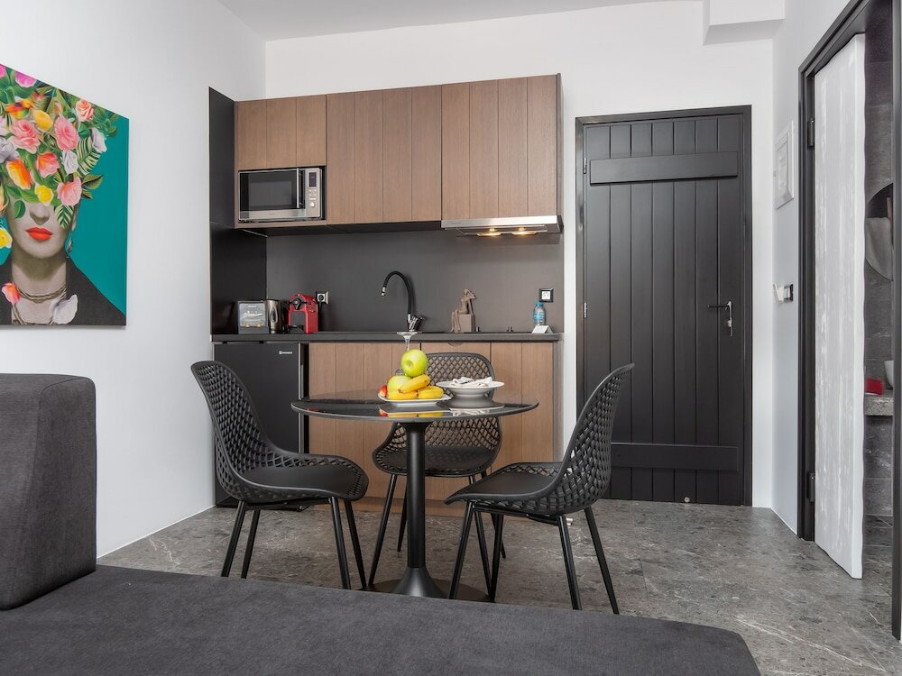 Фото Kalypso Suites Hotel