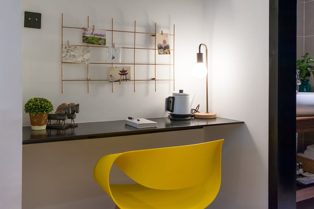 Фото Hangzhou Backlighting Inn