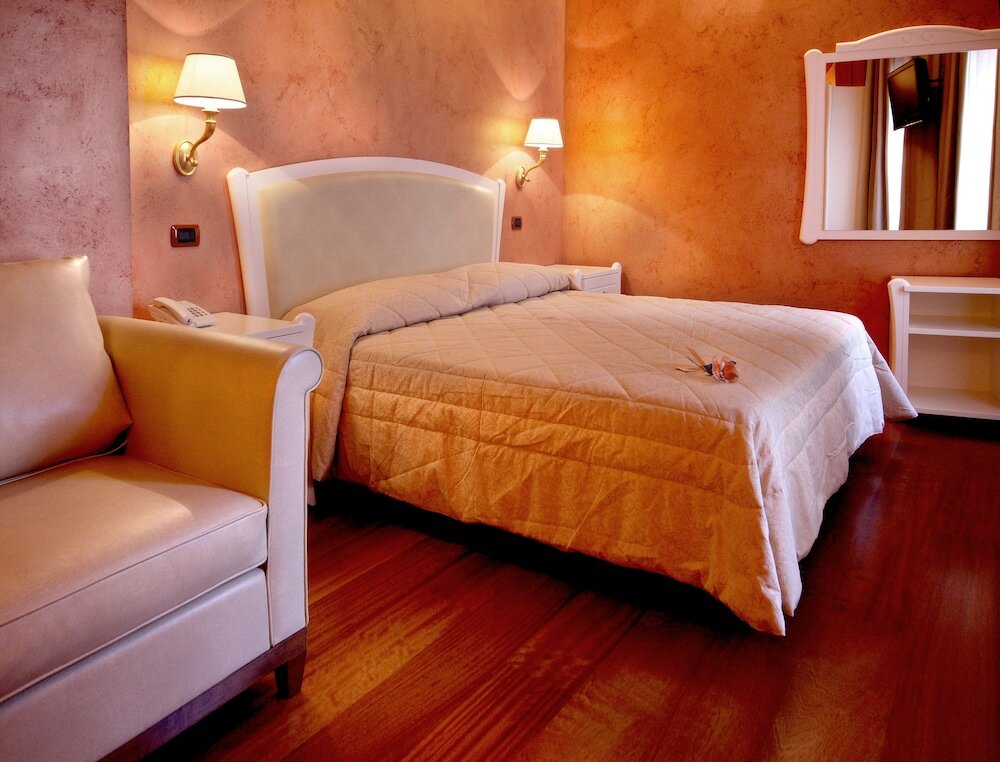 Фото Hotel Rojan