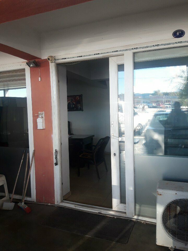 Car dealership Yilsoy Automotive, Izmir, photo