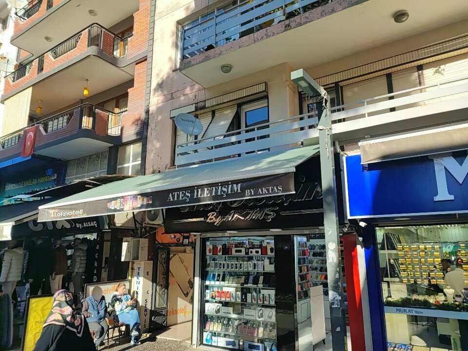 Mobile phone store Ateş İletişim by Aktaş, Izmir, photo